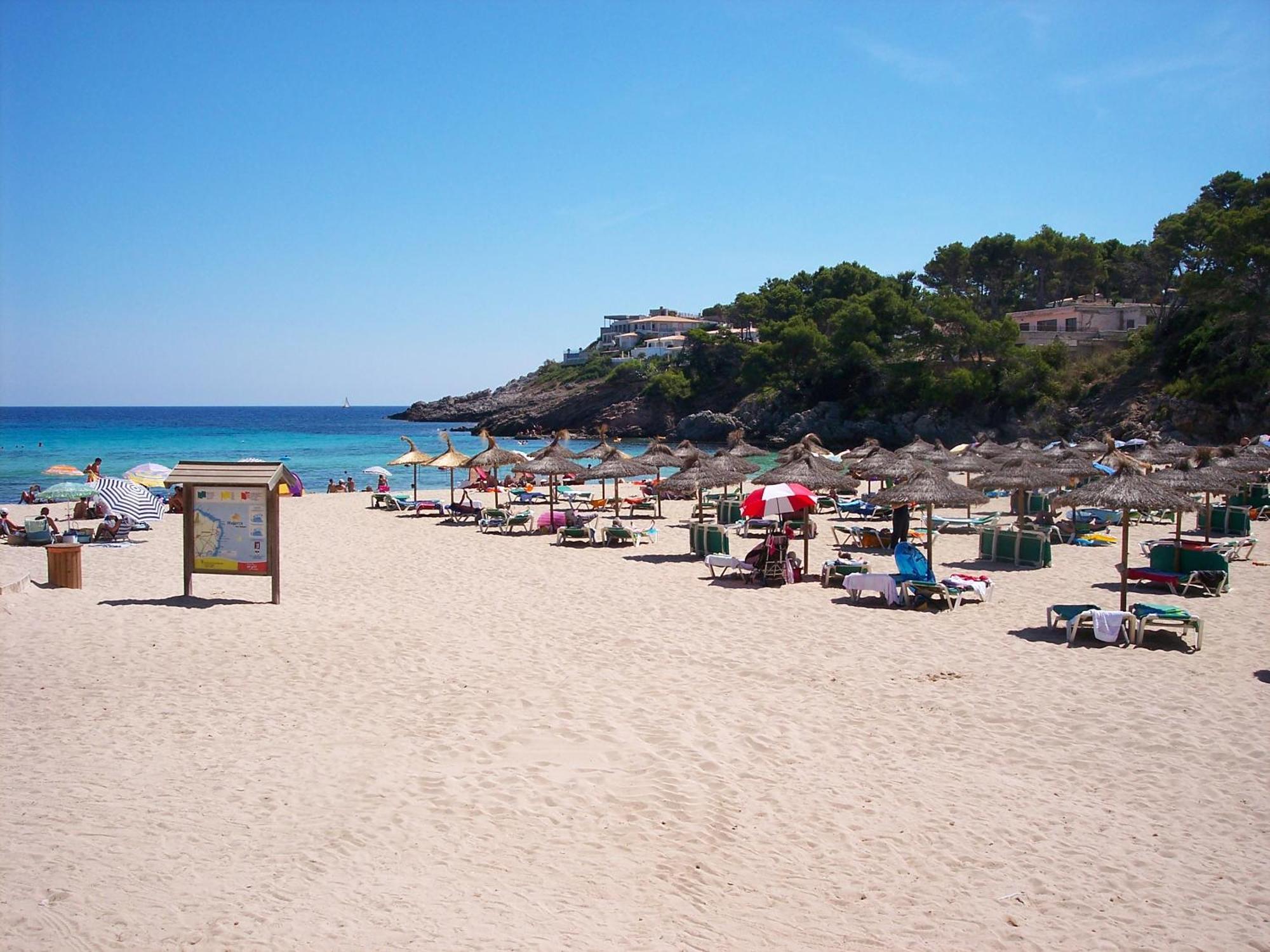 Fonda Las Palmeras Font de sa Cala Luaran gambar